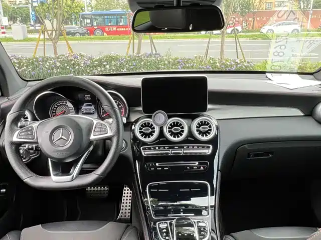 Mercedes-Benz GLC Coupe AMG 2017 AMG GLC 43 4MATIC Coupe SUV Special Edition — фото 5