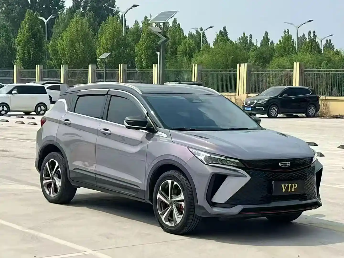 Фото 3 - Geely Coolray