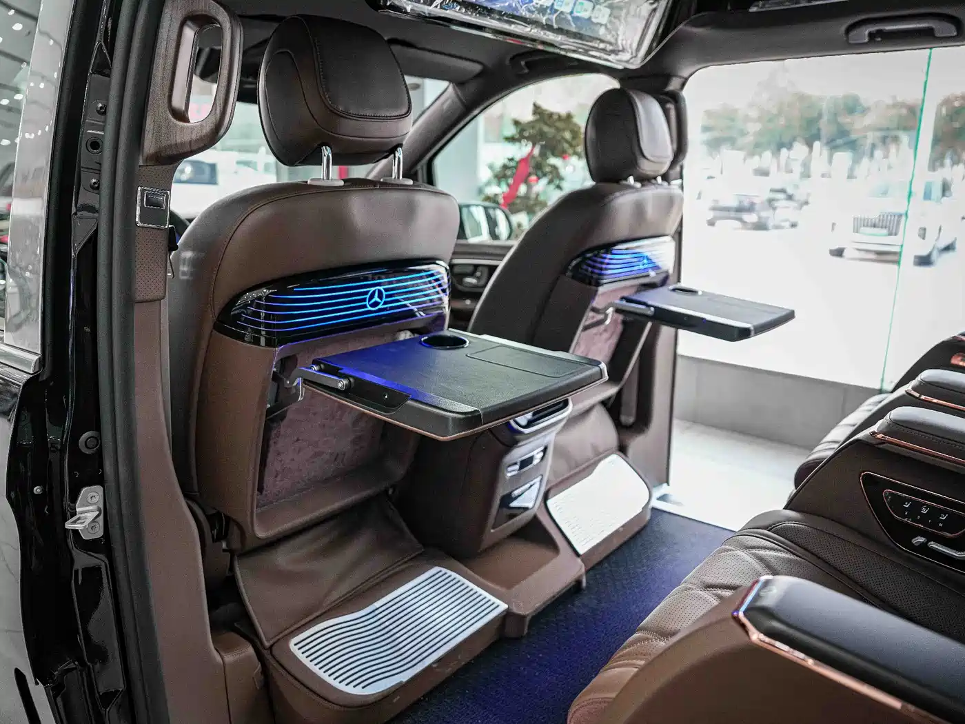 Mercedes-Benz V-Class 2024 V 300 L Long Wheelbase Premium фото 11