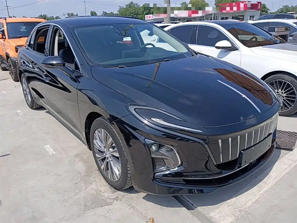 Hongqi E-QM5 2022 431km Charging Enjoyment Edition фото 4