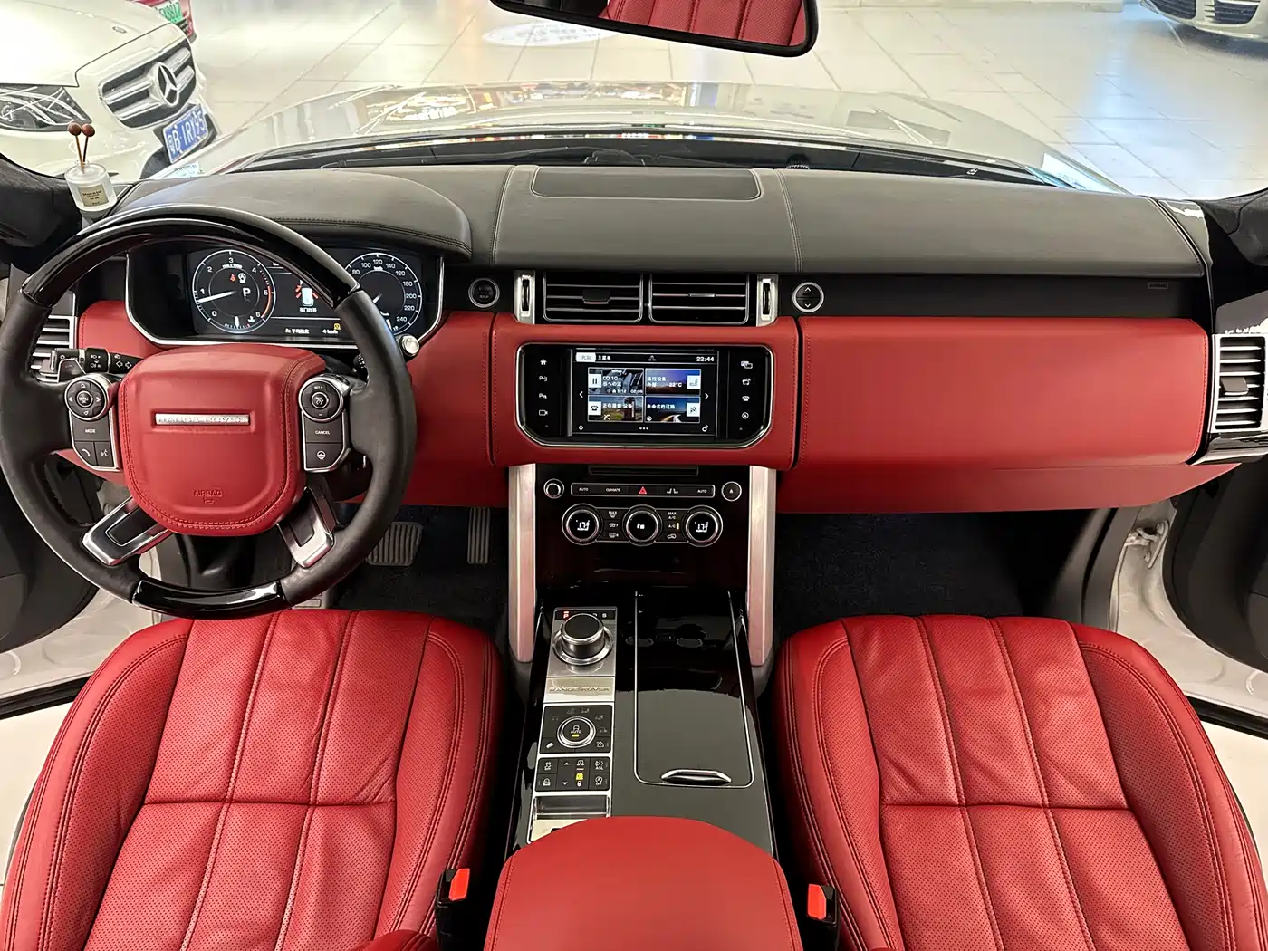 Land Rover Range Rover 2015 3.0 TDV6 Vogue фото 23
