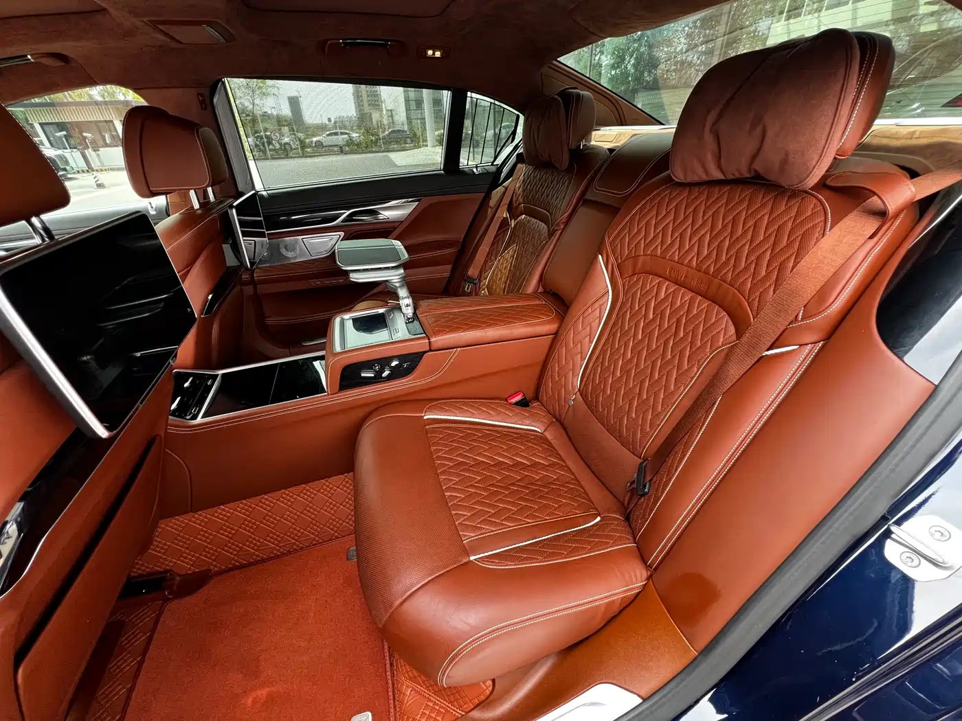 BMW 7 Series 2021 Model 740Li xDrive Executive M Sport Package фото 8
