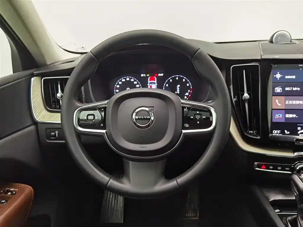 Volvo XC60 2020 T5 AWD Inscription Luxury Edition фото 11