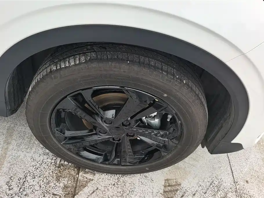 GEELY AUTOMOBILE BINYUE