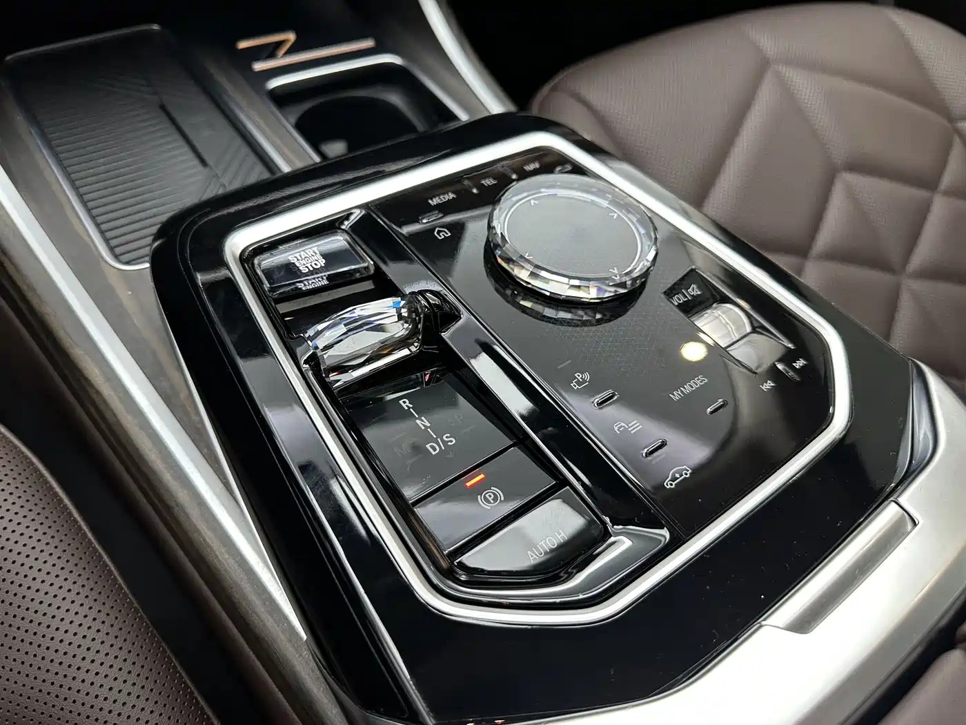 BMW 7 Series 2023 Model 735Li Luxury Package фото 16