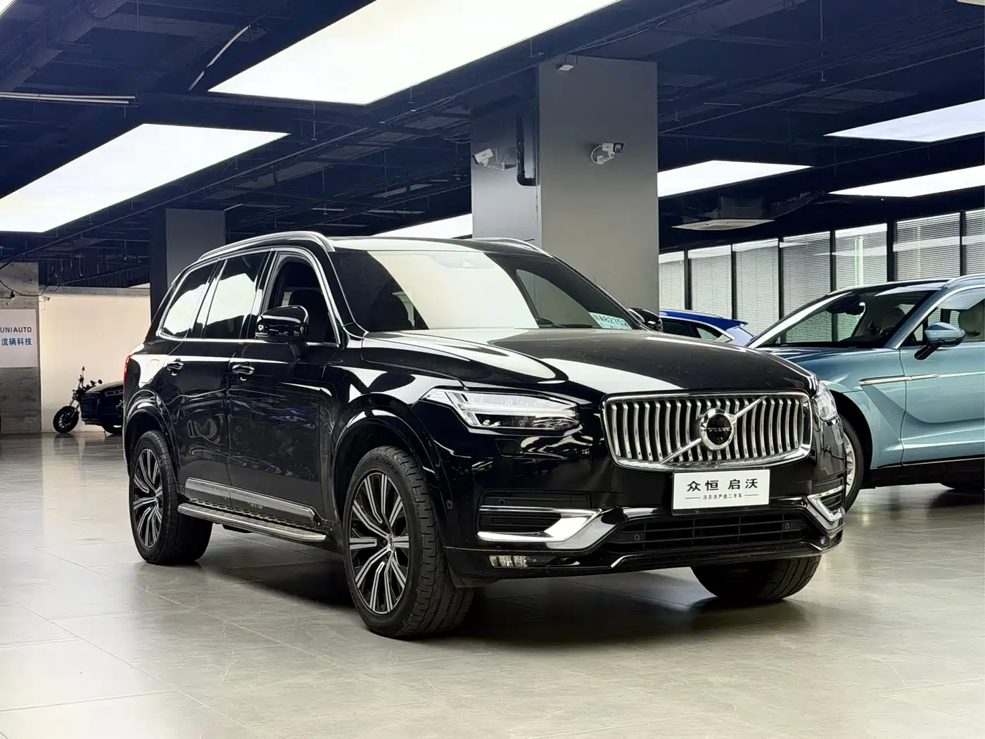 VOLVO XC90