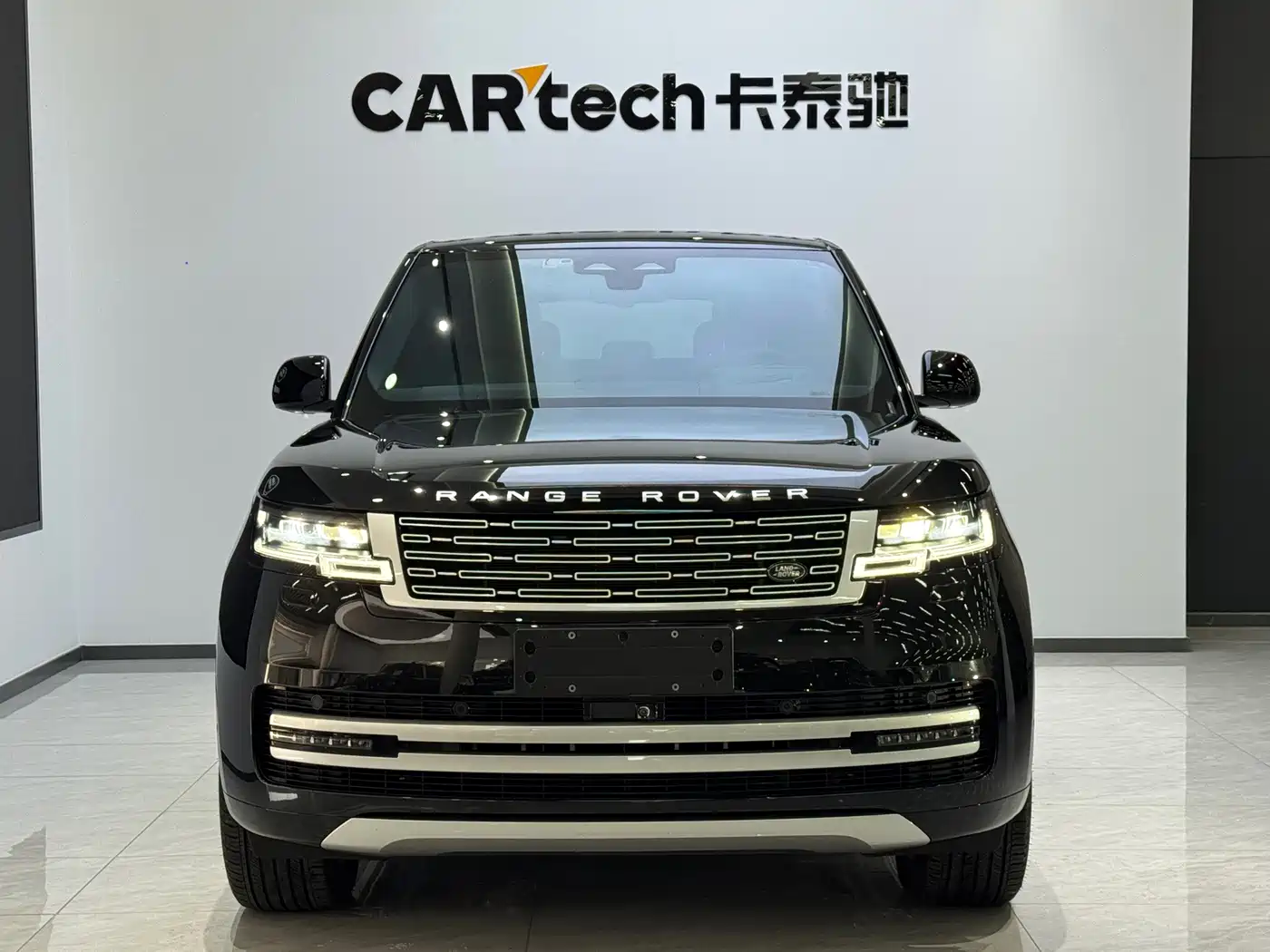 Land Rover Range Rover 2023 2023 3.0 L6 400PS Genesis Extended Version
