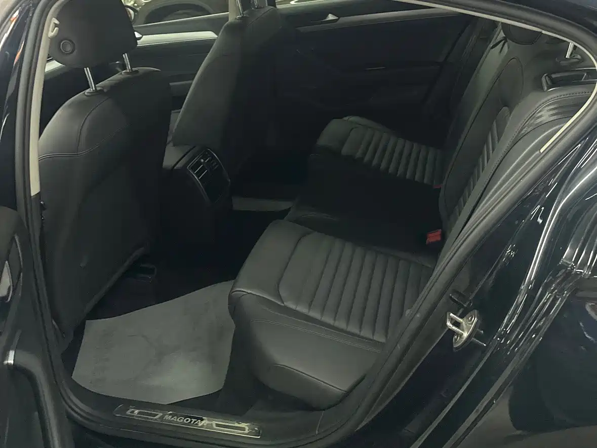 Volkswagen Magotan 2018 280TSI DSG Comfort фото 11