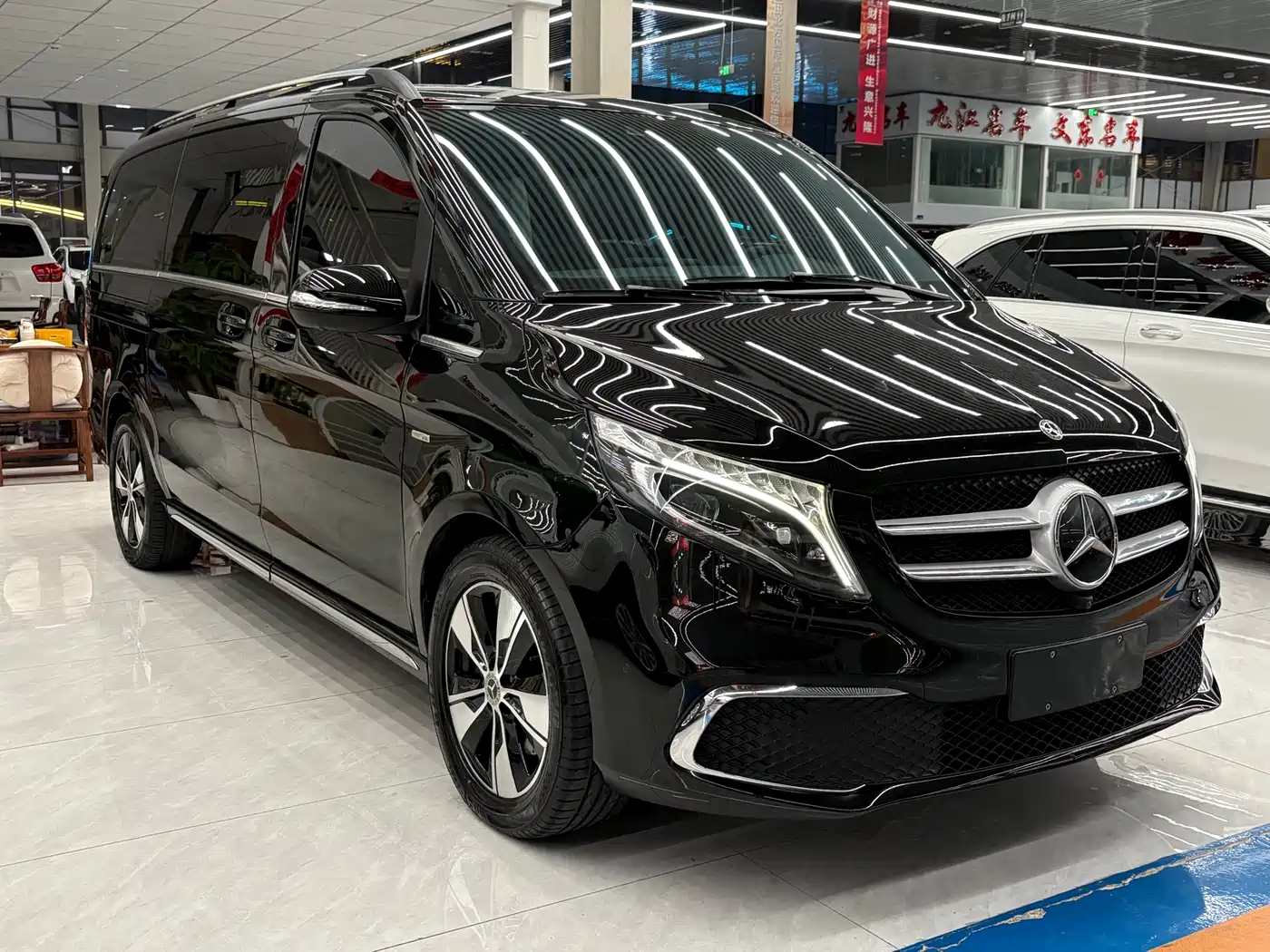 Mercedes-Benz V-Class 2021 V 260 Premium Edition фото 2
