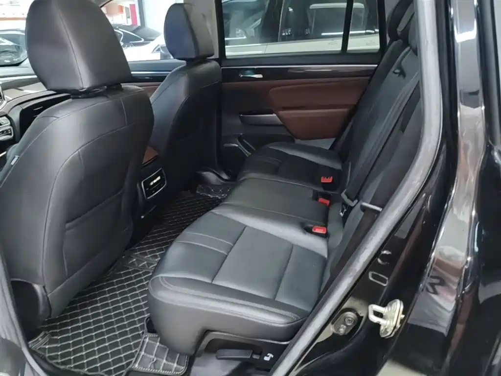 GAC Trumpchi Trumpchi GS8 2017 320T 2WD Luxury Smart Connect (7-seater) фото 17