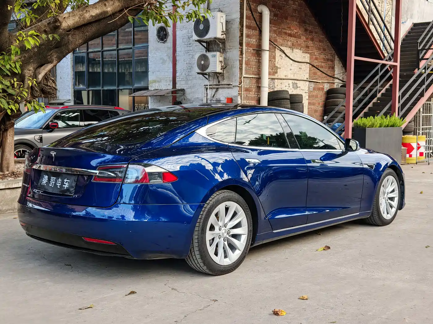 TESLA MODEL S