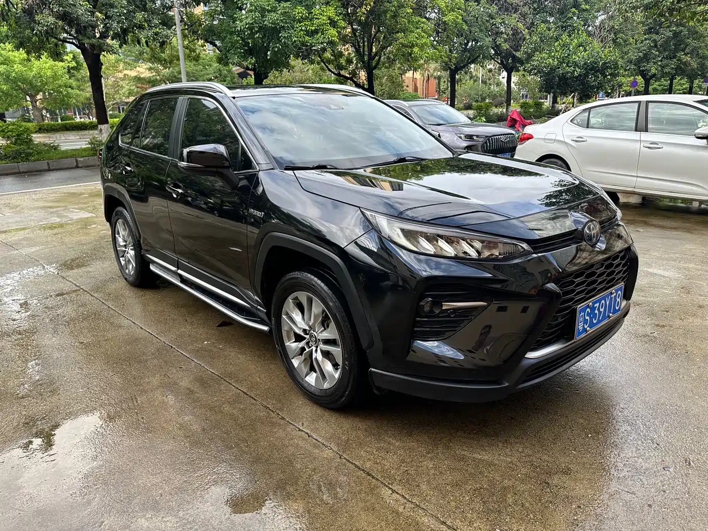 Toyota Wildlander 2020 Dual Engine 2.5L E-CVT FWD Luxury фото 3