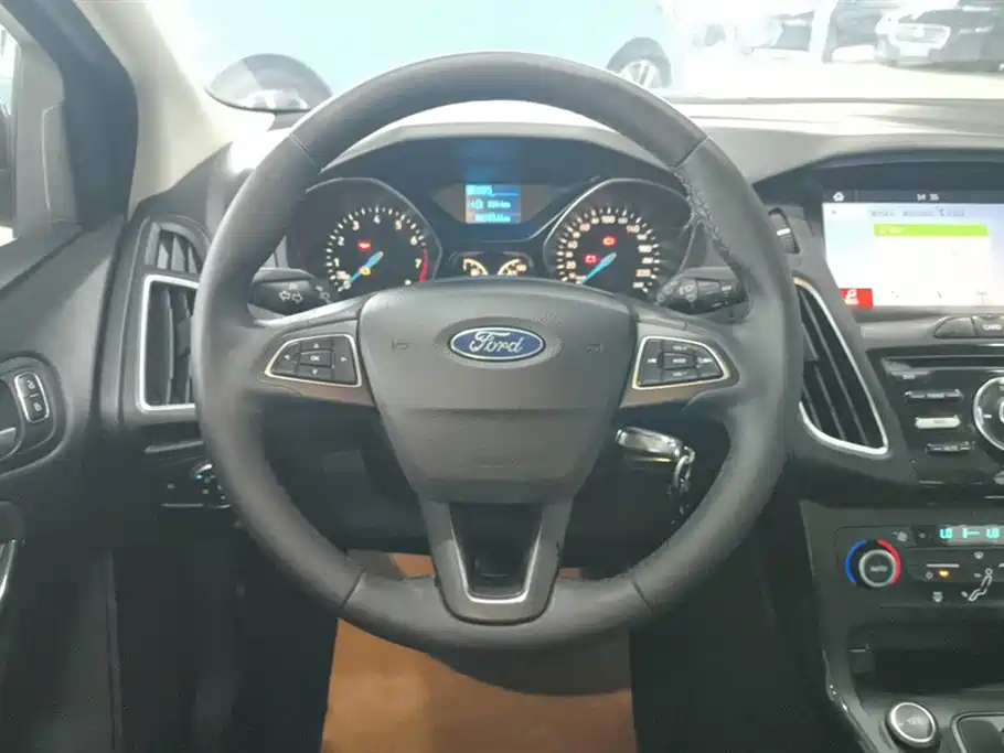 FORD FOX