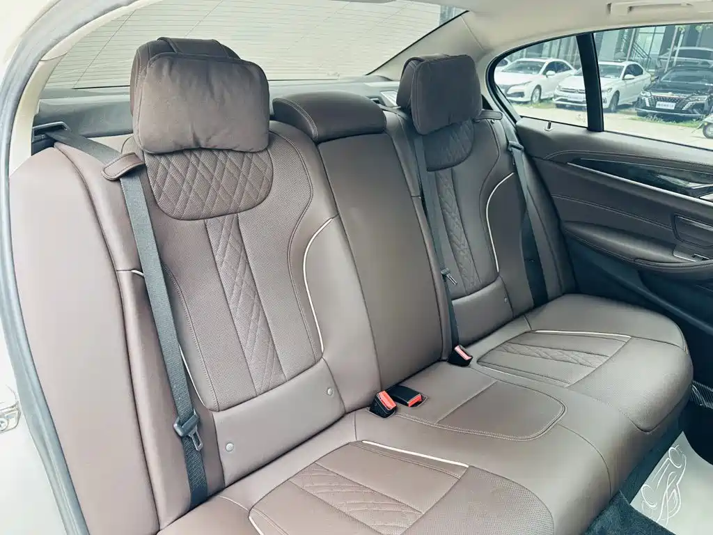BMW 5 Series, миниатюра 8