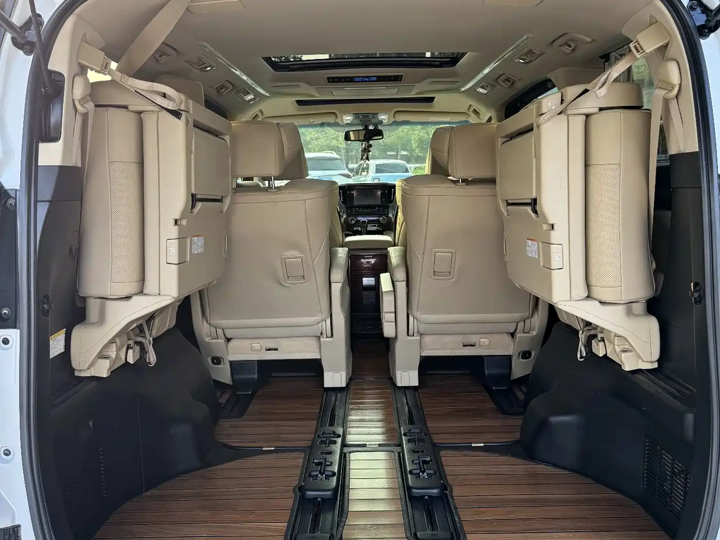 Toyota Alphard 2015 3.5L Luxury Edition фото 22