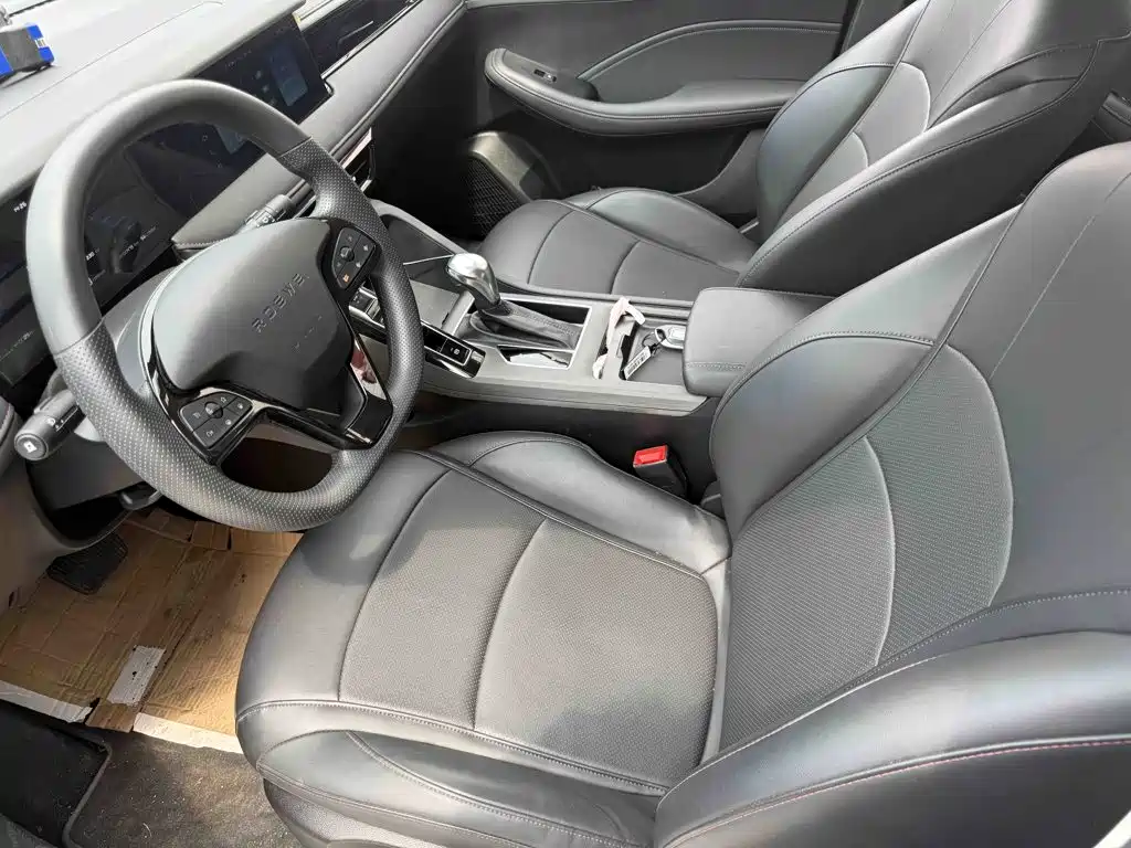 Фото 9 - Roewe i5