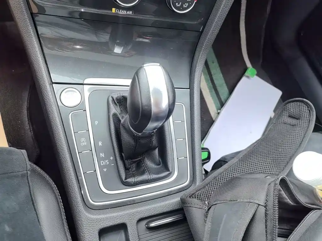 Photo 14 - Volkswagen Golf
