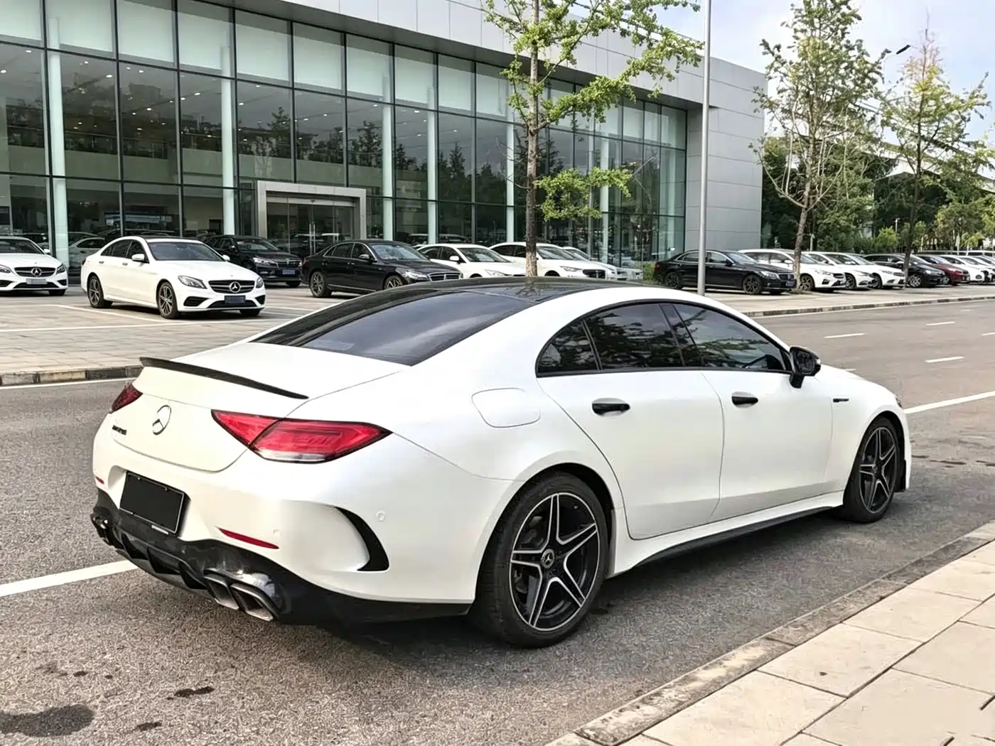 Photo 9 - Mercedes-Benz CLS