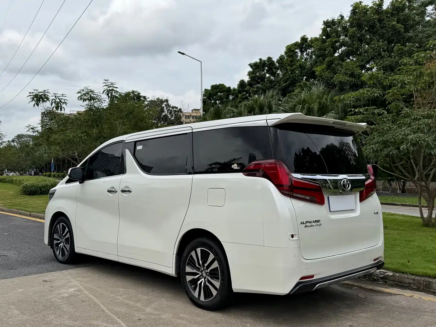 Toyota Alphard 2018 Facelift 3.5L Luxury Edition фото 6