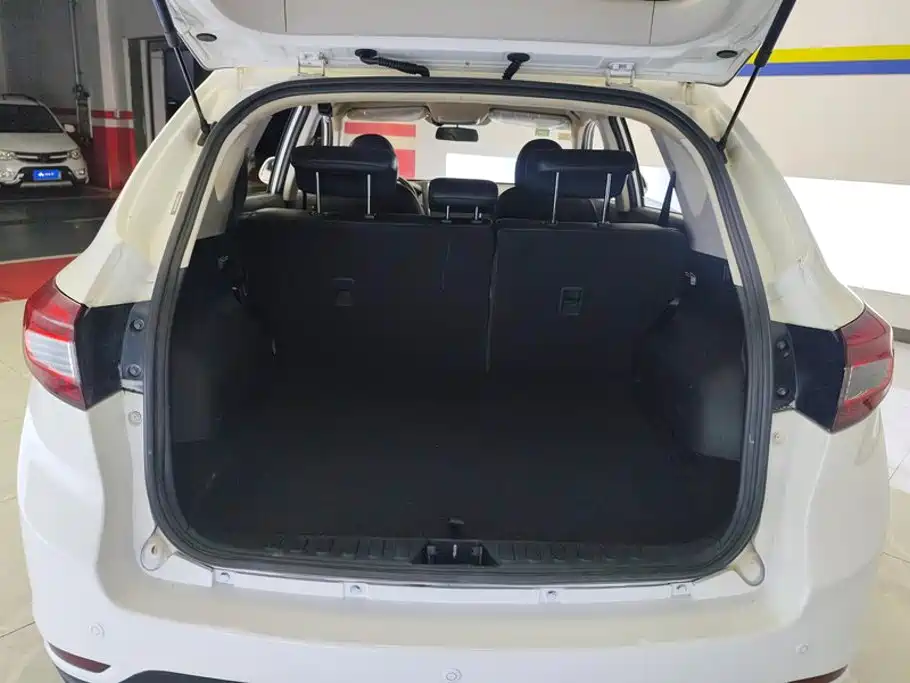 Landwind X5 2016 2016 Plus 1.5T CVT Innovation Edition