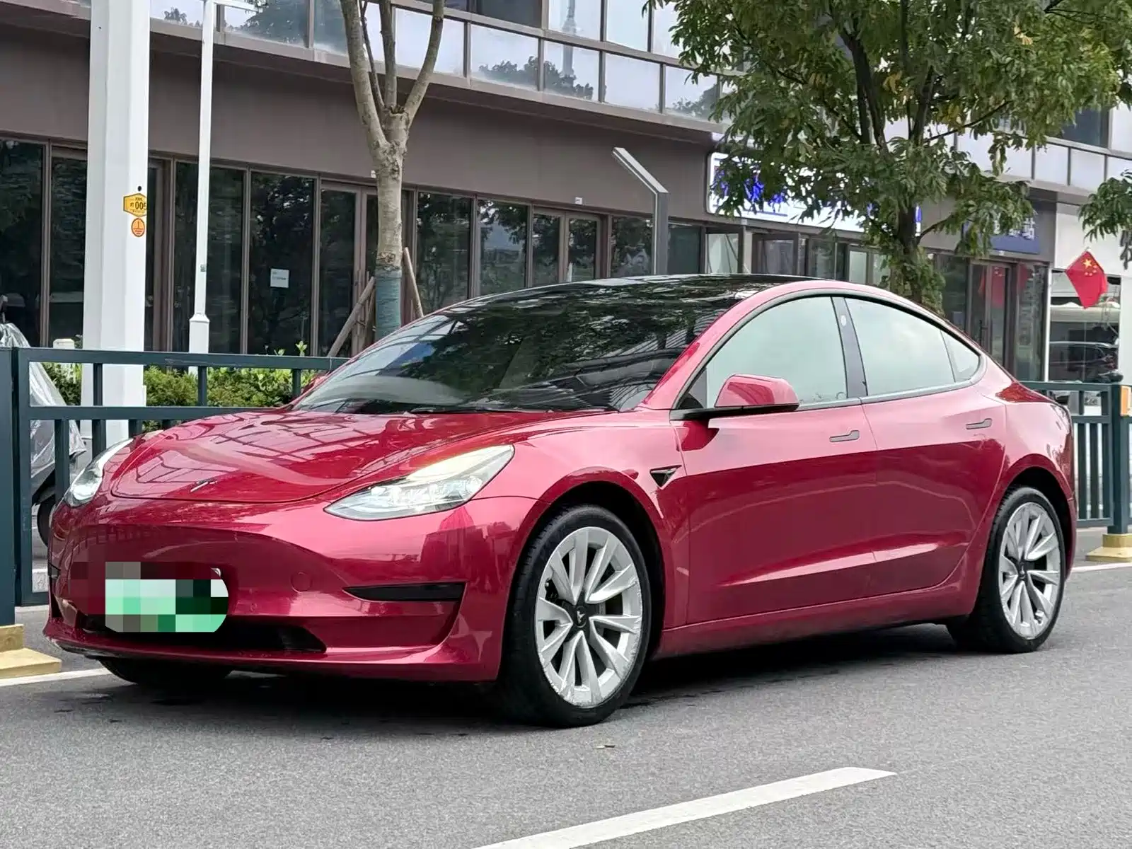 Фото 1 - Tesla Model 3