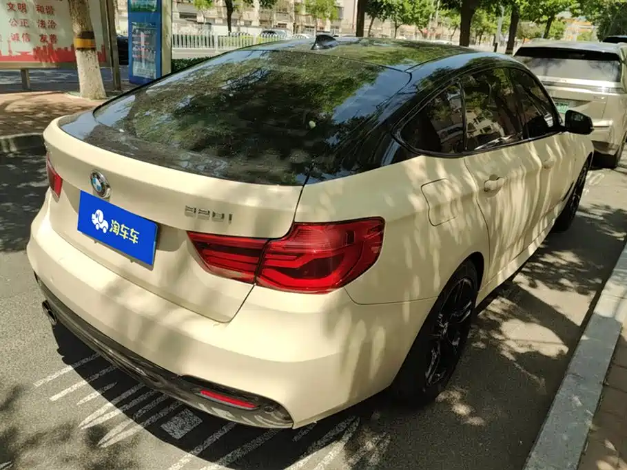 BMW 3 Series GT 2019 320i M Sport Black Night Edition фото 2