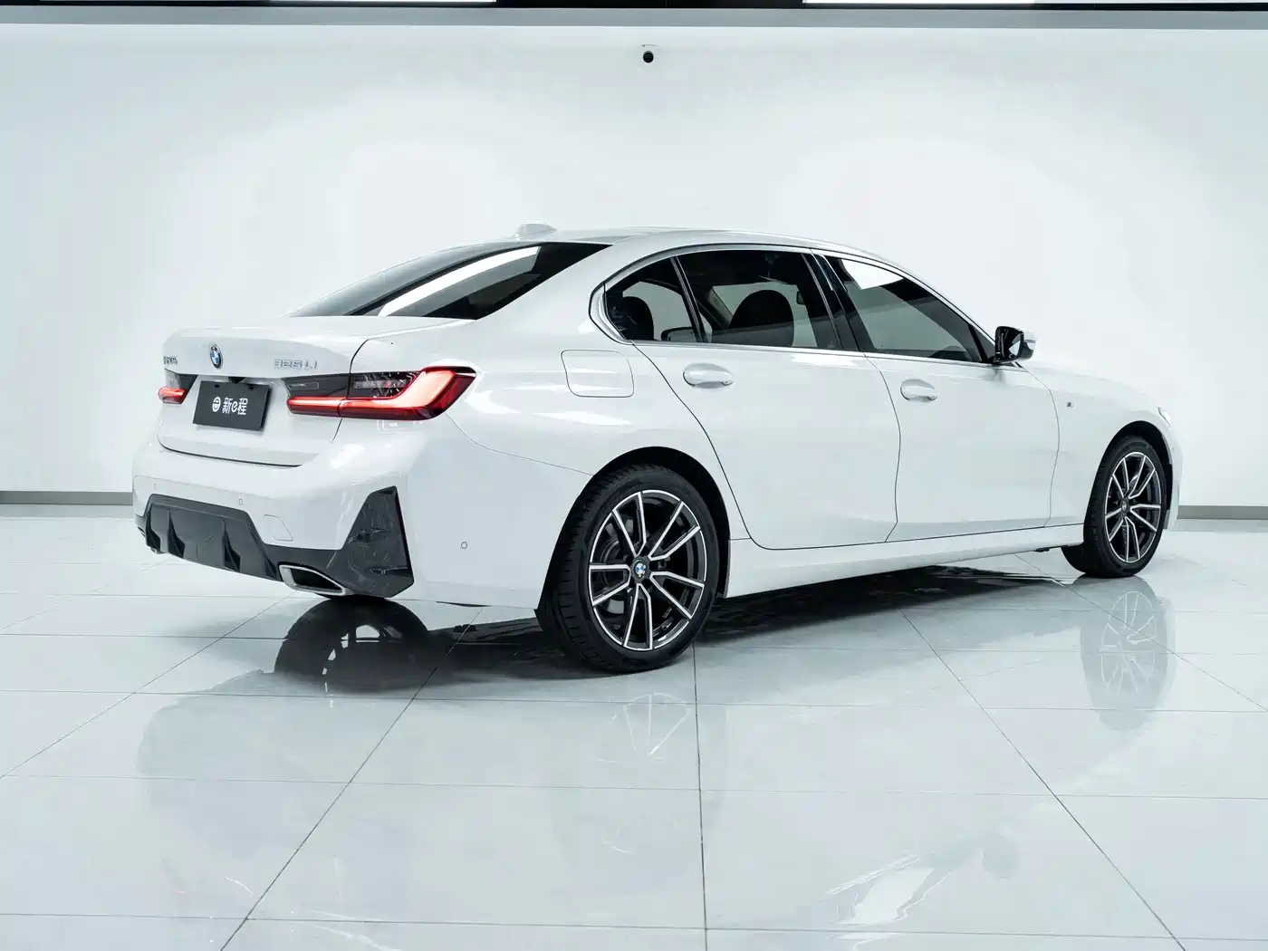 BMW 3 Series 2026 325Li M Sport Package фото 6