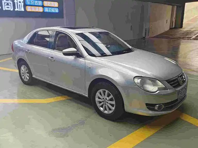 Volkswagen Bora 2012 1.6L Manual Comfort Value Edition фото 3