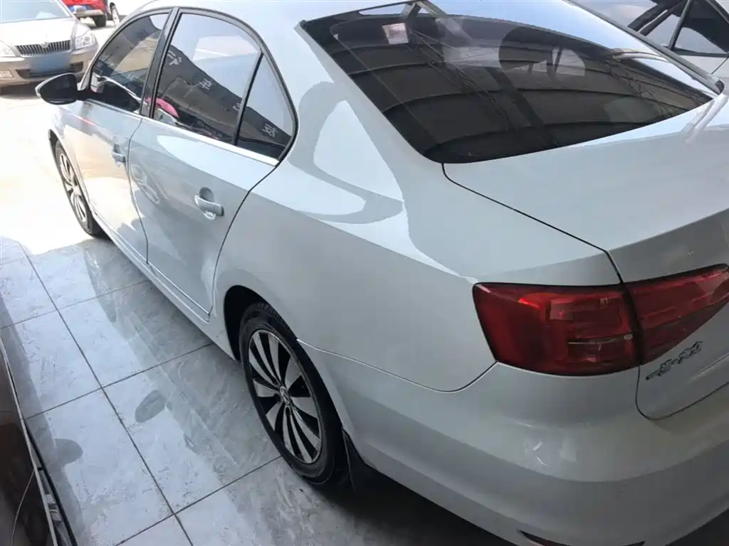 Volkswagen Sagitar 2017 230TSI Automatic Comfort фото 5