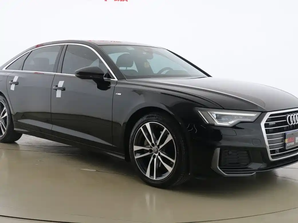 Audi A6L 2021 40 TFSI Luxury Sport фото 3