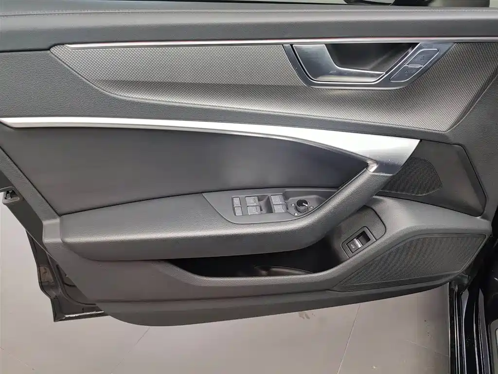 Audi A6L 2023 45 TFSI Premium Selection Dynamic фото 23