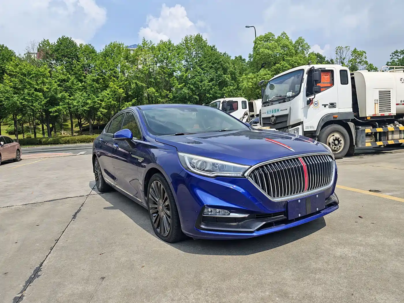 Фото 3 - Hongqi H5