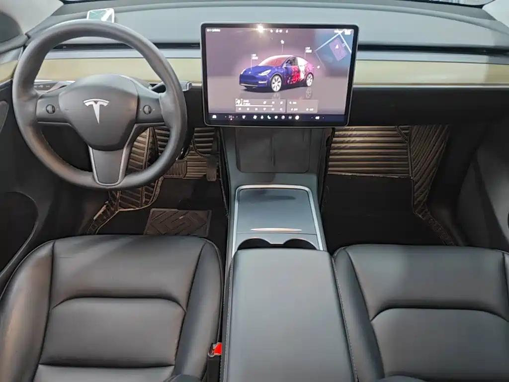 Фото 13 - Tesla Model Y