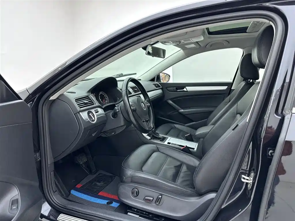 Volkswagen Passat 2015 1.8TSI Automatic Prestige Edition фото 13
