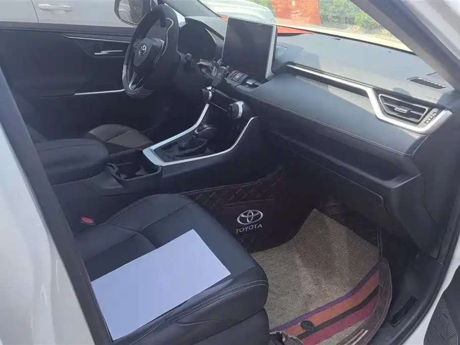 Toyota Wildlander 2021 2.0L CVT 2WD Luxury Edition фото 8