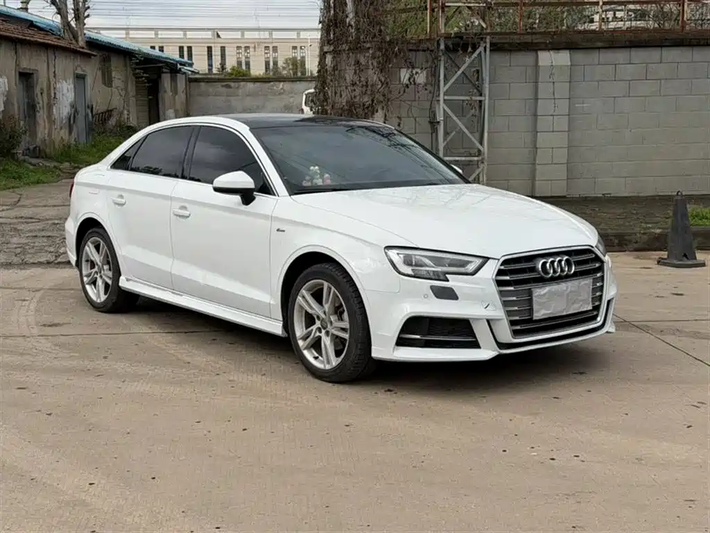 Audi A3 2020 Limousine 35 TFSI Sport China VI фото 3