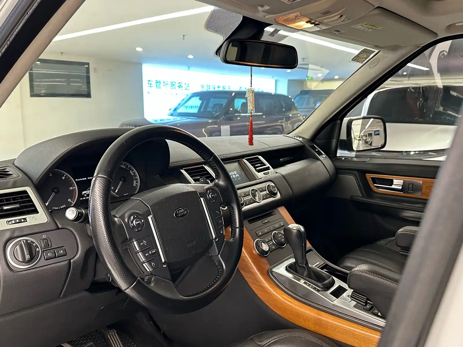 Photo 10 - Land Rover Range Rover Sport