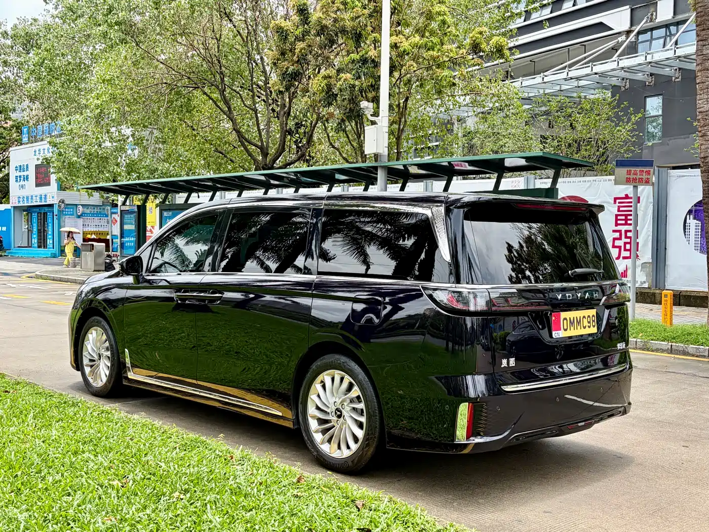 Voyah Auto Voyah Dreamer 2022 Low-carbon Edition Think+Smart Driving Package фото 6
