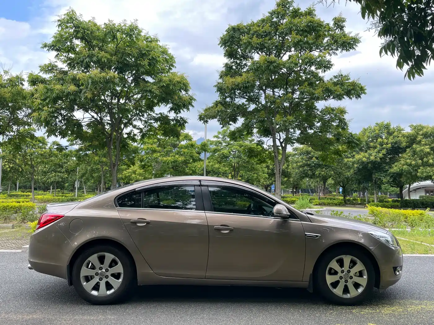 Buick Regal 2012 Model 2.0L Comfort фото 10