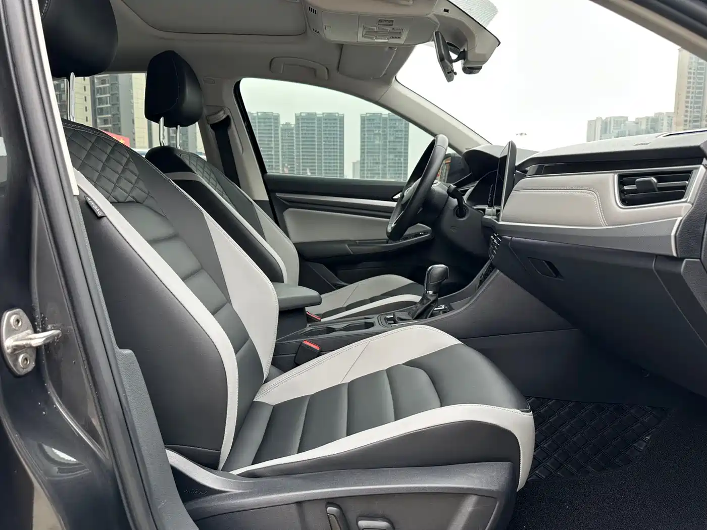 Volkswagen Bora 2023 280TSI DSG Prestige Edition фото 20