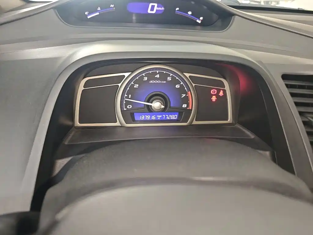 CIIMO CIIMO 2015 2015 1.8L Manual Comfort Edition