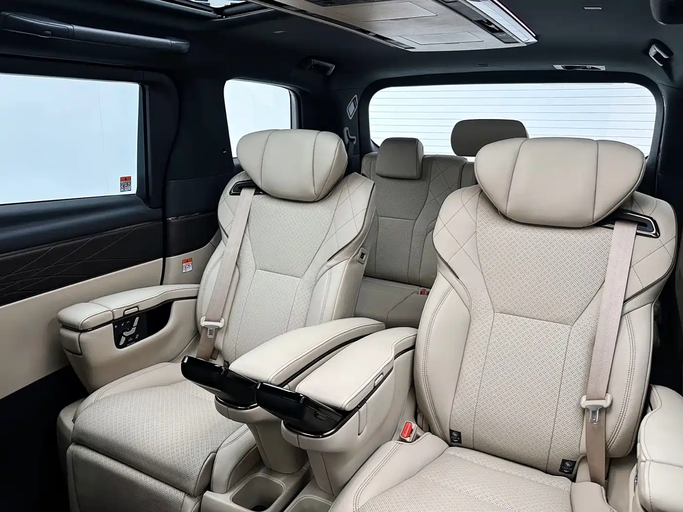 Toyota Alphard 2024 Hybrid 2.5L Prestige Edition фото 13