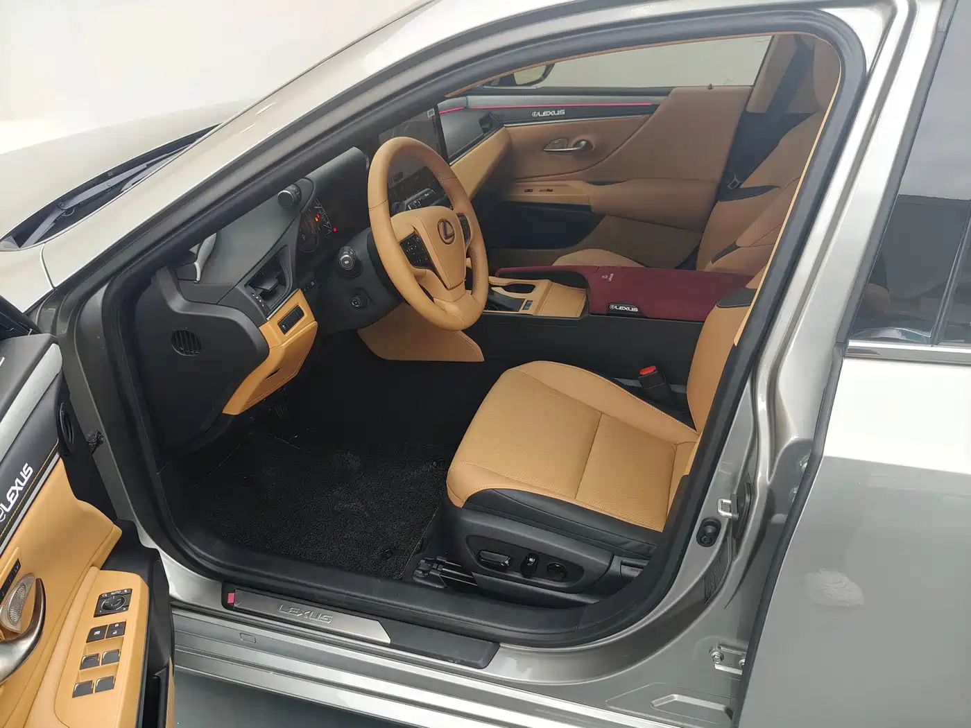 Lexus ES 2026 2025 200 Ultimate Edition