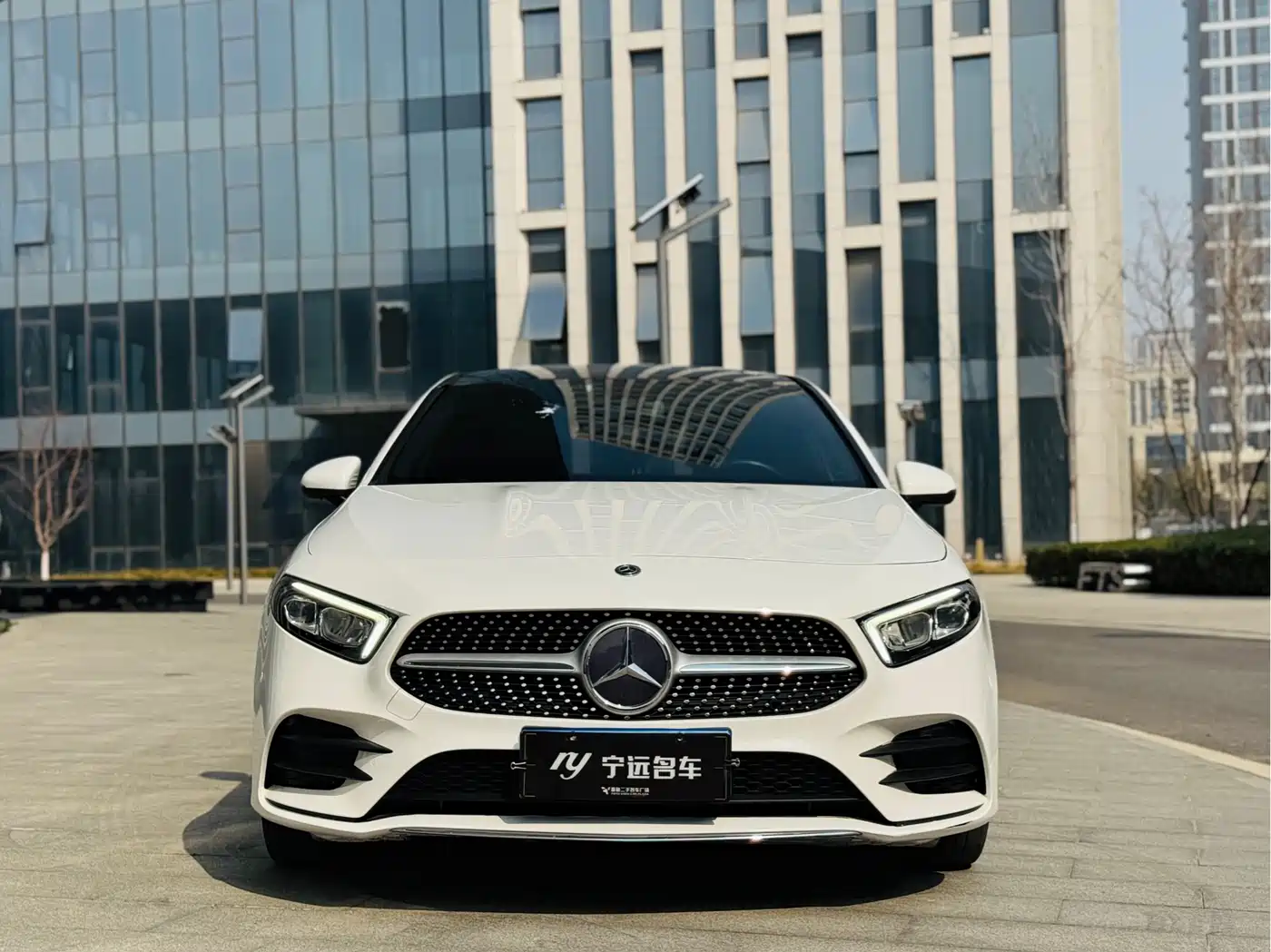 Mercedes-Benz A-Class 2019 A 200 L Sport Sedan фото 2