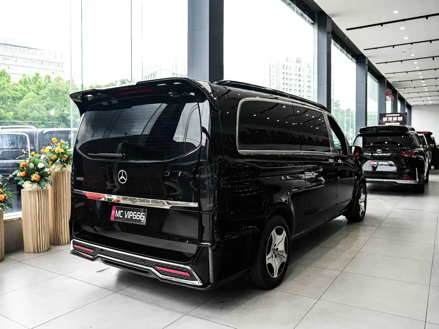 Mercedes-Benz Vito 2023 2.0T Elite 7-Seater фото 15