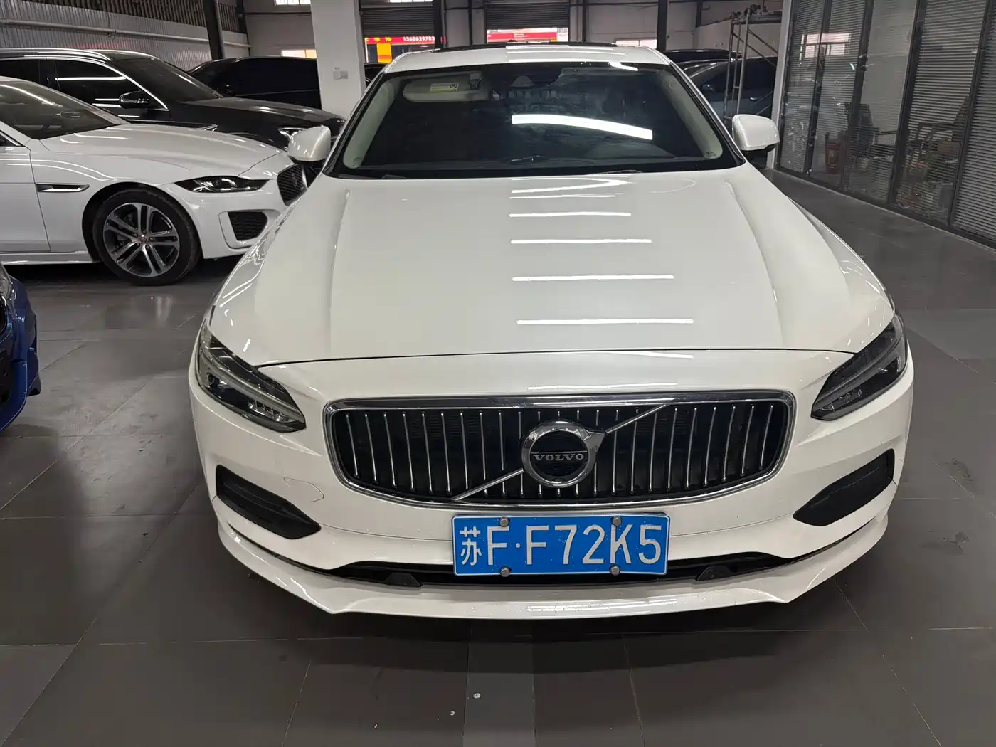Фото 2 - Volvo S90