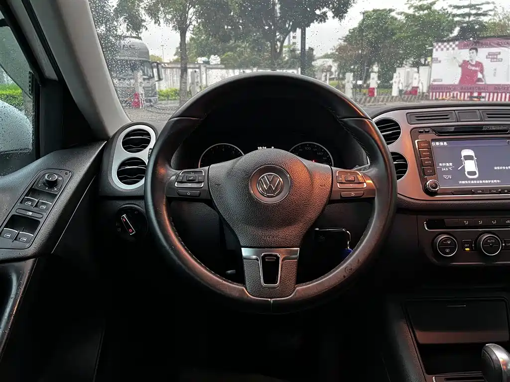 Volkswagen Tiguan 2013 1.8TSI Auto 2WD Comfort Edition фото 12