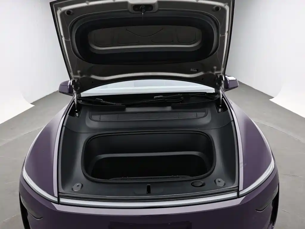 Tesla Model Y L 2026 2025 Facelift Long Range AWD