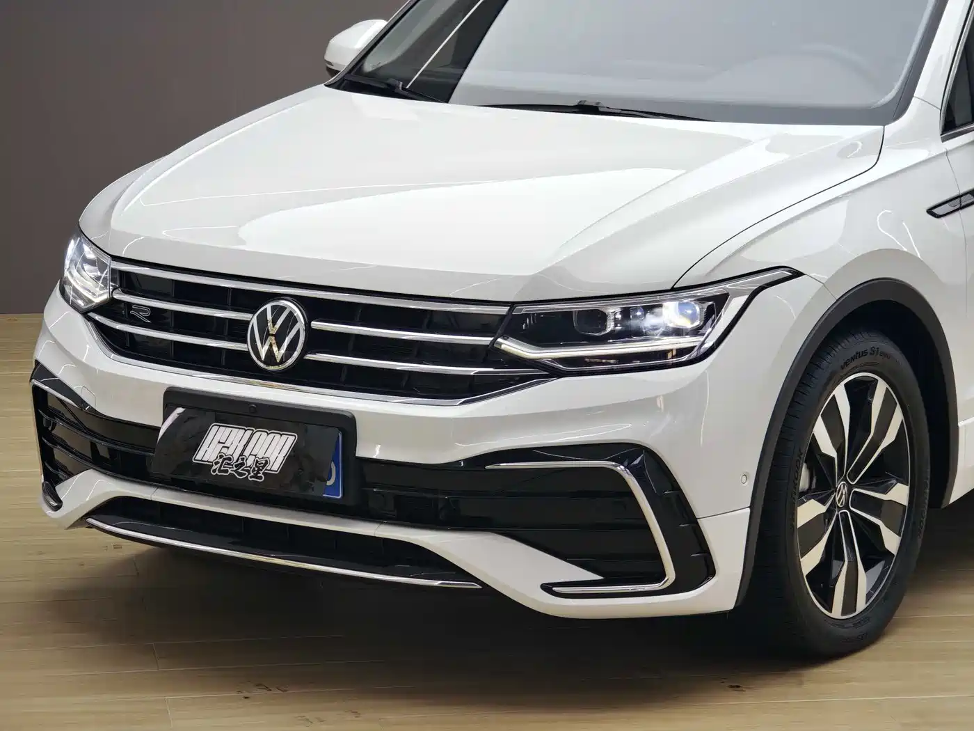 Volkswagen Tiguan L 2022 330TSI Auto 2WD R-Line Premium Edition фото 6