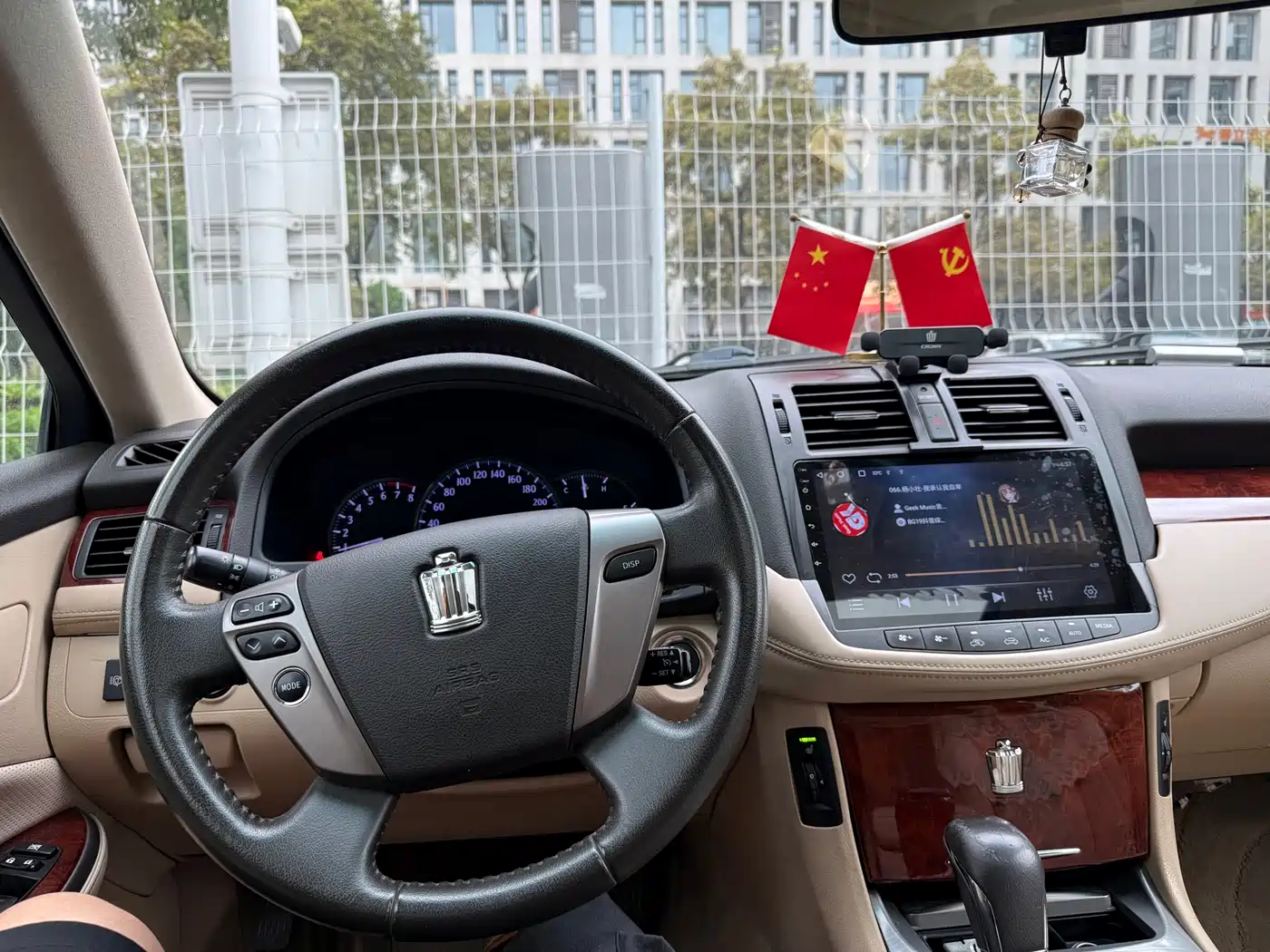 Toyota Crown 2012 2.5L Royal Leather Edition фото 12